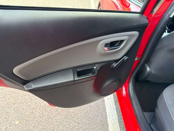 Used Toyota Yaris 2019 for sale - 76277765: Photo 27
