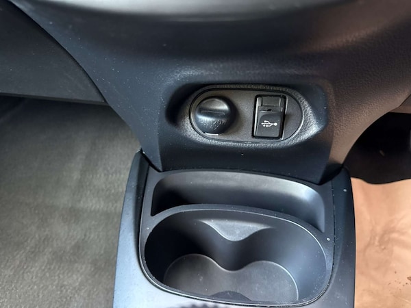 Used Toyota Yaris 2019 for sale - 76277765: Photo 32