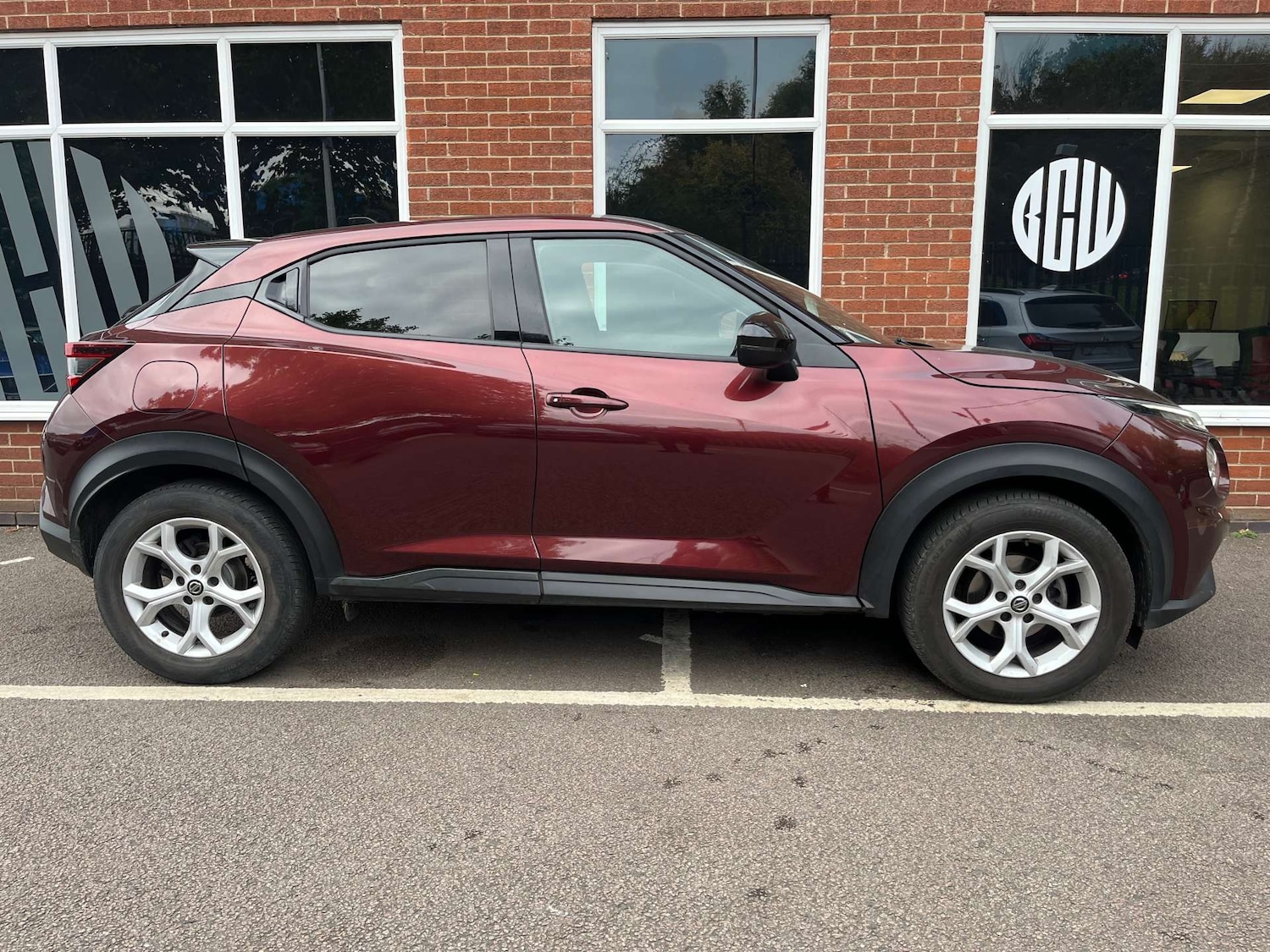Used Nissan Juke 2021 for sale - 76184925: Photo 2