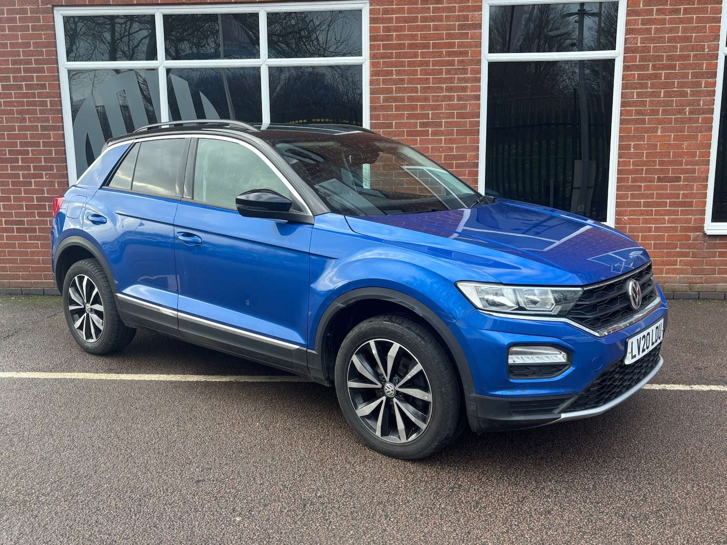 Used Volkswagen T-Roc 2020 for sale - 77170340: Photo 1