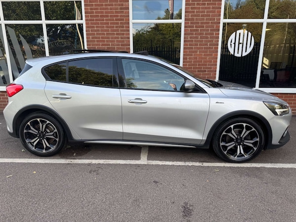 Used Ford Focus 2020 for sale - 74928445: Photo 3