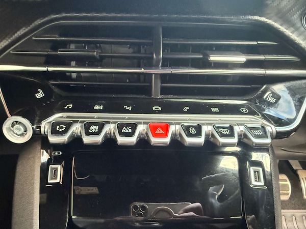 Used Peugeot 208 2021 for sale - 76197229: Photo 26