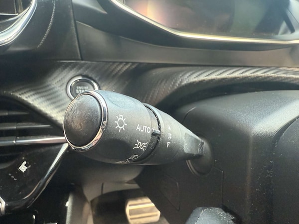 Used Peugeot 208 2021 for sale - 76197229: Photo 29
