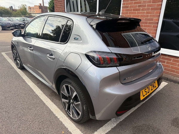 Used Peugeot 208 2021 for sale - 76197229: Photo 8