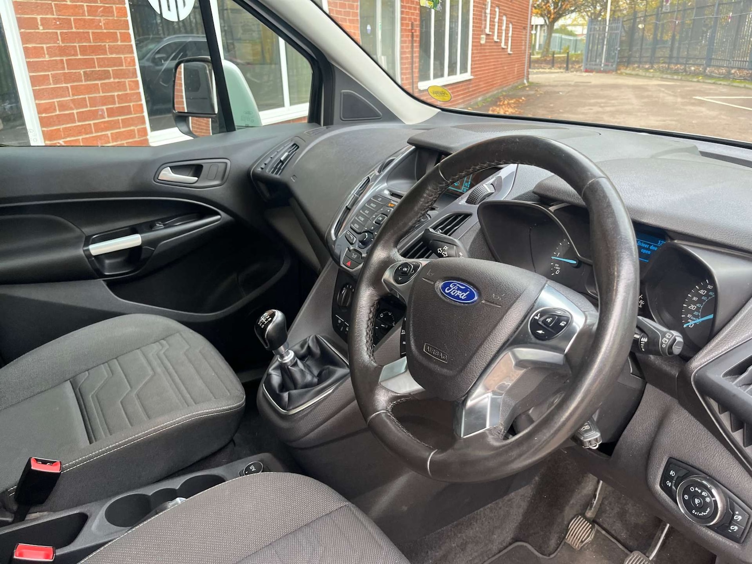 Used Ford Grand Tourneo Connect 2016 for sale - 76429360: Photo 10