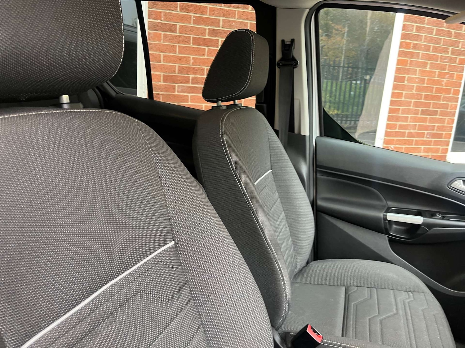 Used Ford Grand Tourneo Connect 2016 for sale - 76429360: Photo 11