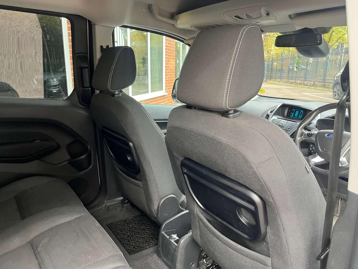 Used Ford Grand Tourneo Connect 2016 for sale - 76429360: Photo 12