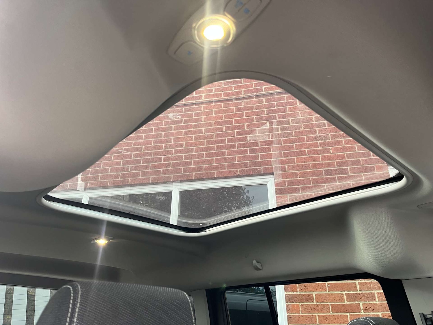 Used Ford Grand Tourneo Connect 2016 for sale - 76429360: Photo 17