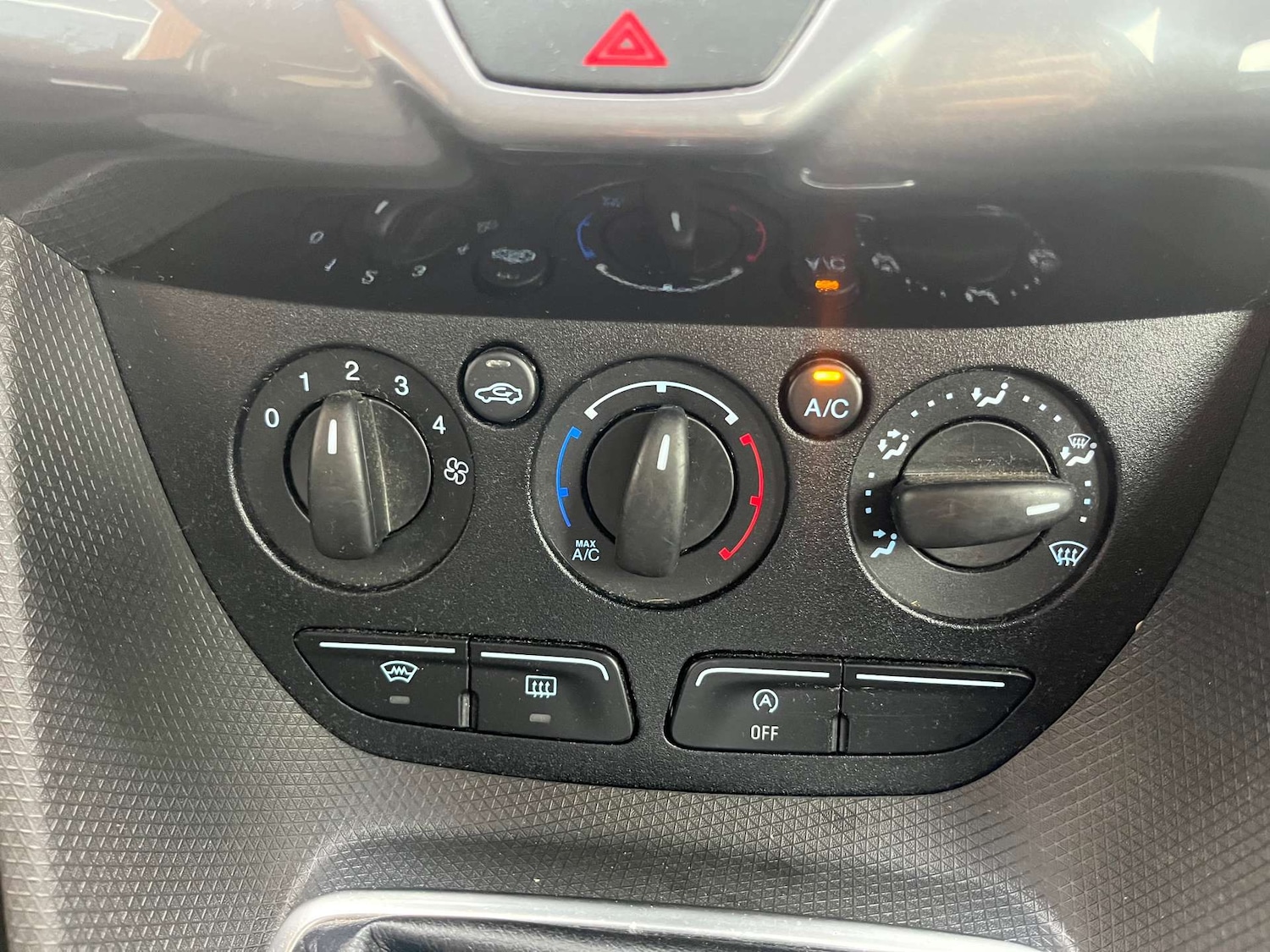 Used Ford Grand Tourneo Connect 2016 for sale - 76429360: Photo 26