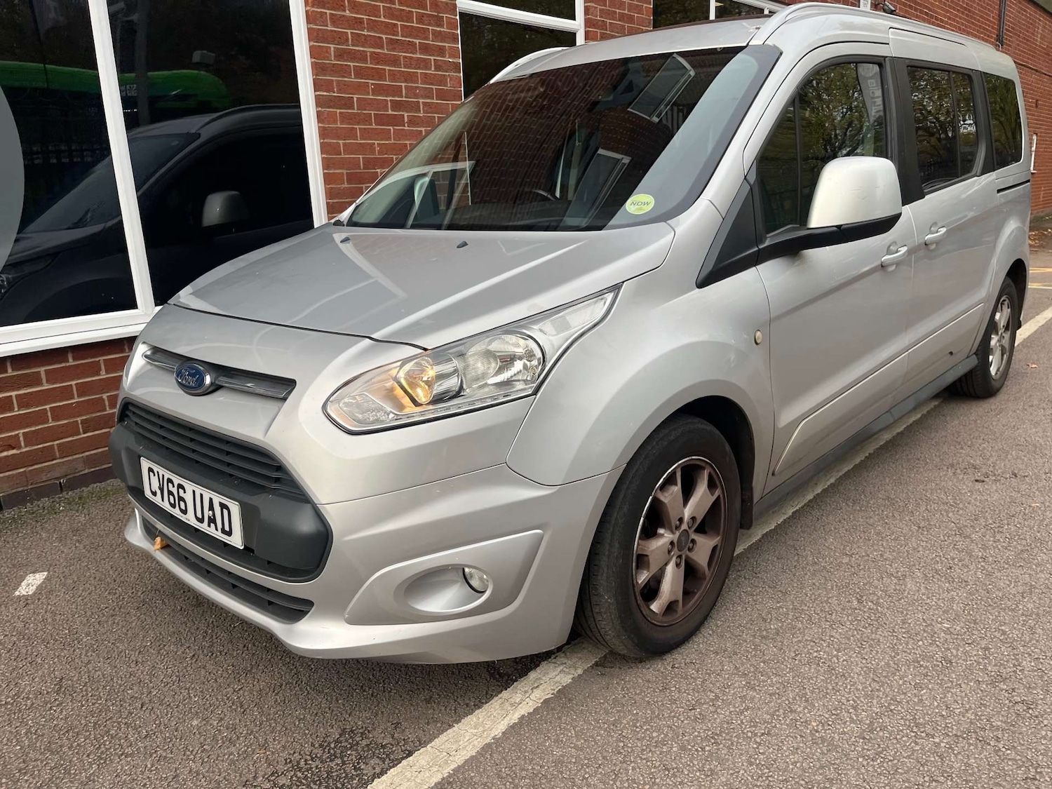 Used Ford Grand Tourneo Connect 2016 for sale - 76429360: Photo 4