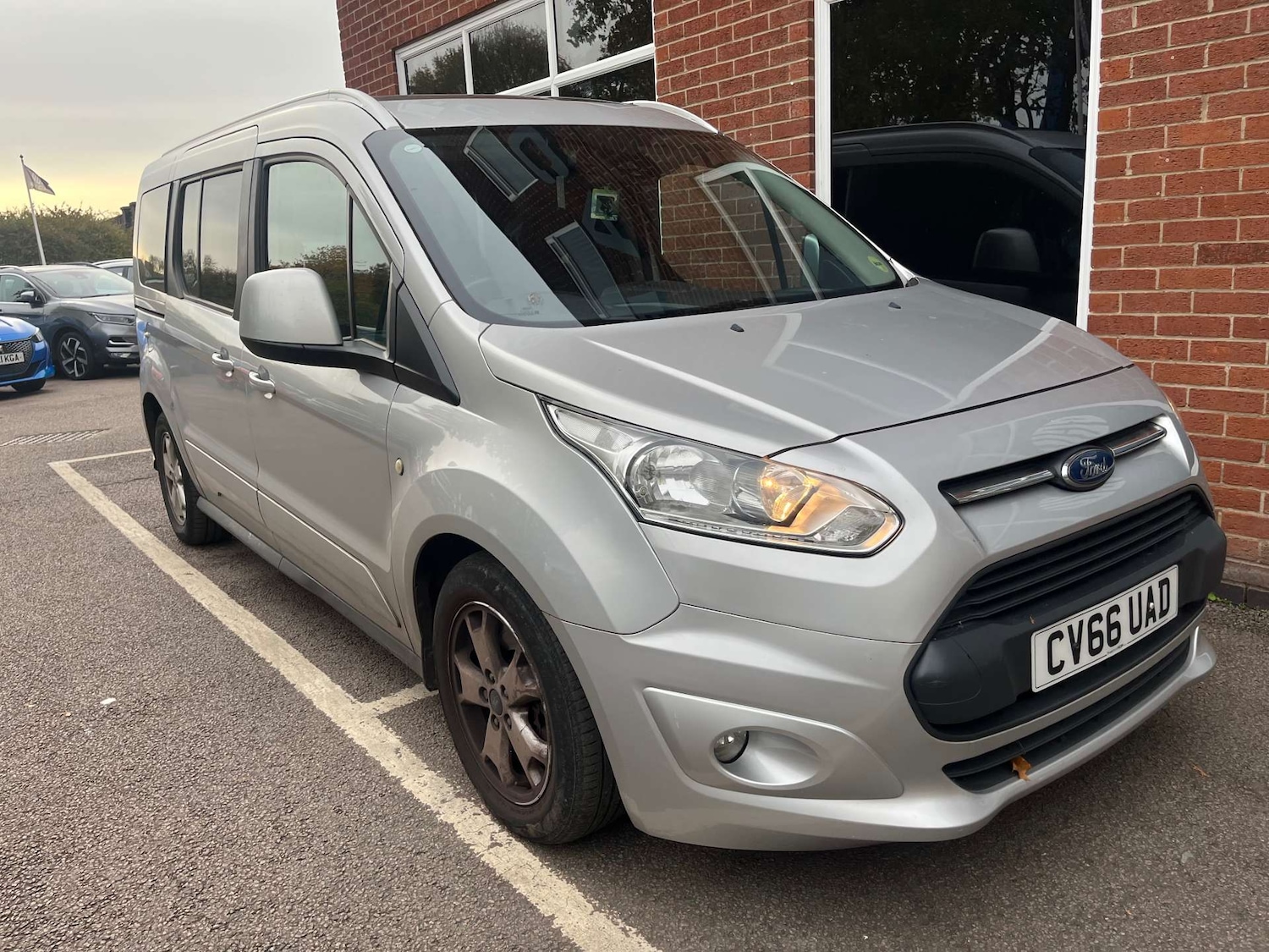 Used Ford Grand Tourneo Connect 2016 for sale - 76429360: Photo 5