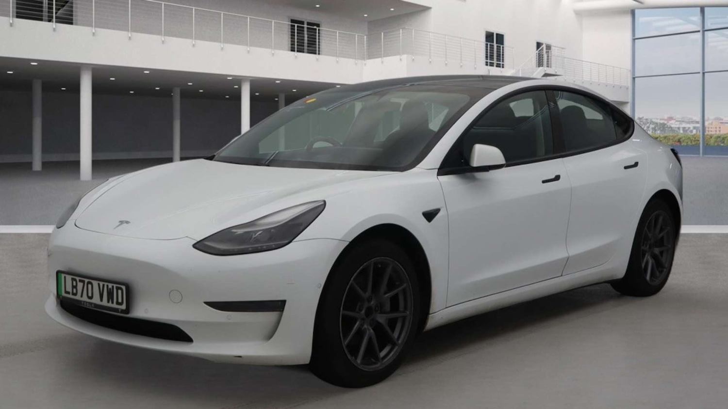 Used Tesla Model 3 2020 for sale - 77548530: Photo 2
