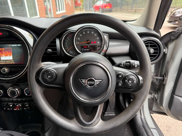 Used MINI Hatch 2019 for sale - 76277541: Photo 21