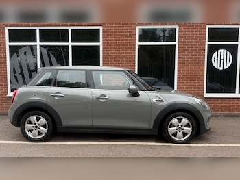 Used MINI Hatch 2019 for sale - 76277541: Photo 2