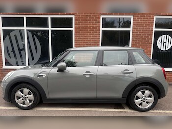 Used MINI Hatch 2019 for sale - 76277541: Photo 3