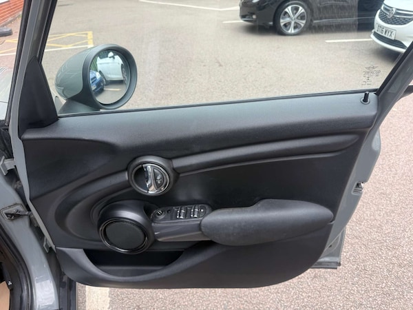 Used MINI Hatch 2019 for sale - 76277541: Photo 42