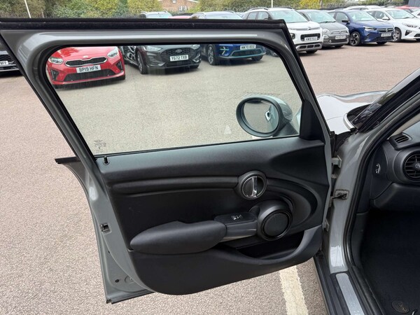 Used MINI Hatch 2019 for sale - 76277541: Photo 44
