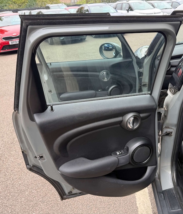 Used MINI Hatch 2019 for sale - 76277541: Photo 45