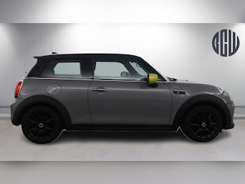 Used MINI Hatch 2022 for sale - 77807470: Photo