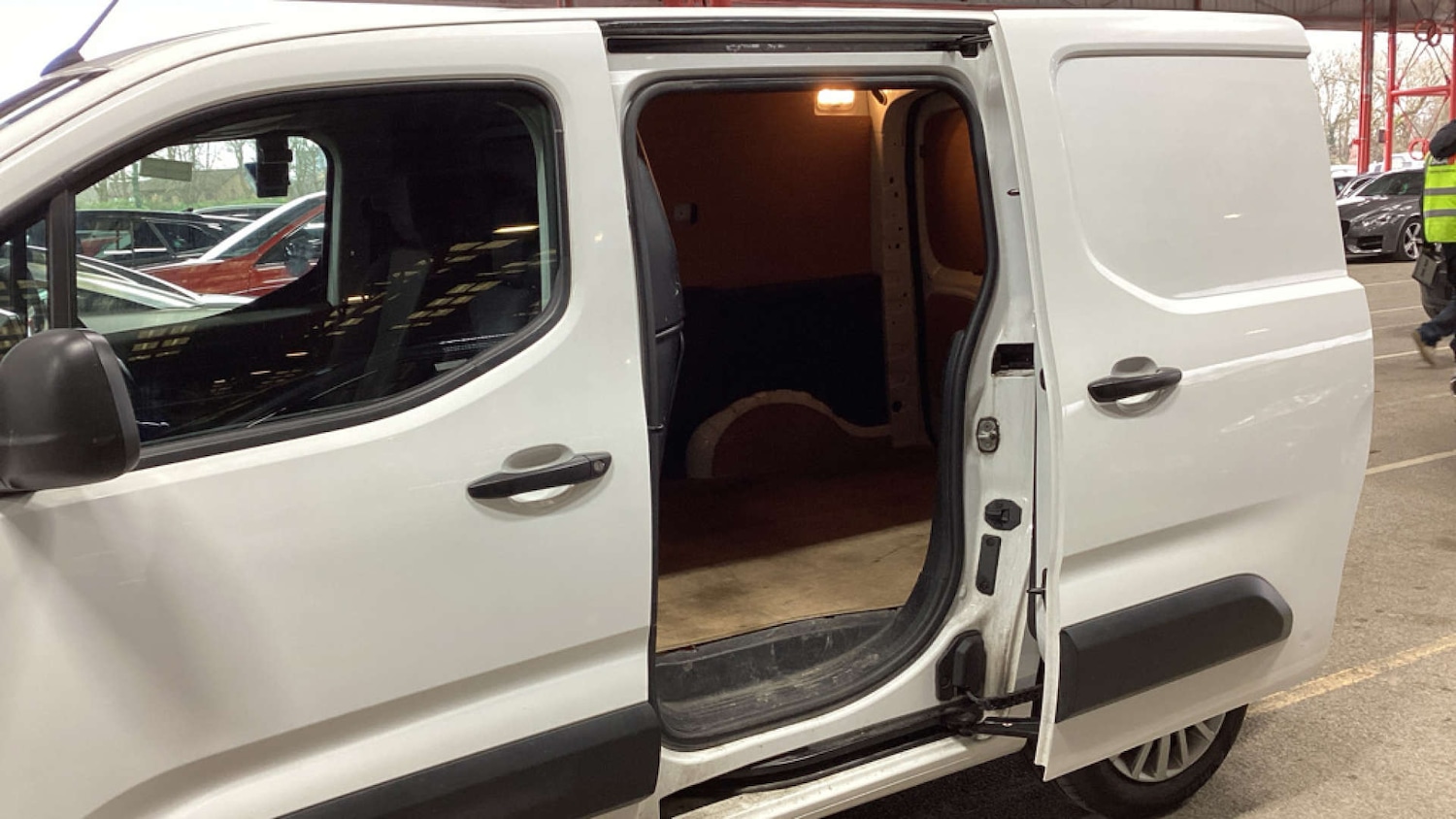 Used Citroen Berlingo 2021 for sale - 77399707: Photo 8