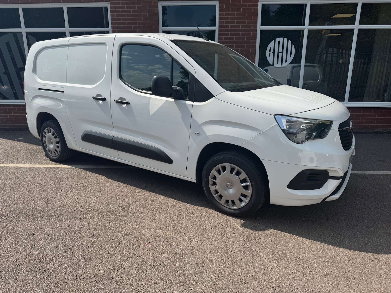 Used Vauxhall Combo 2020 for sale - 76277578: Photo 1