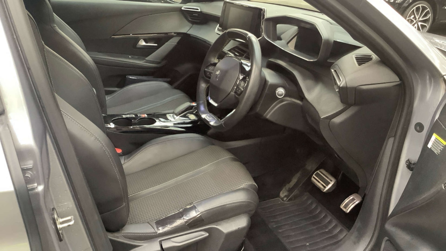 Used Peugeot 208 2020 for sale - 76322860: Photo 9