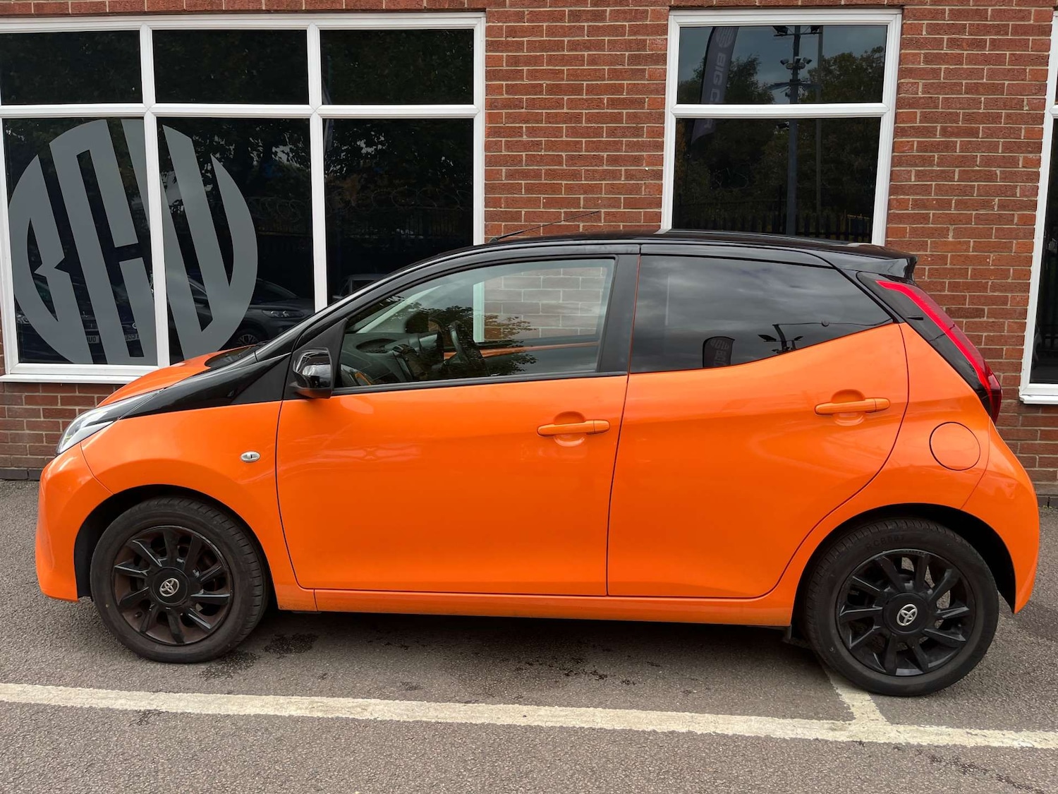 Used Toyota AYGO 2019 for sale - 76210015: Photo 2