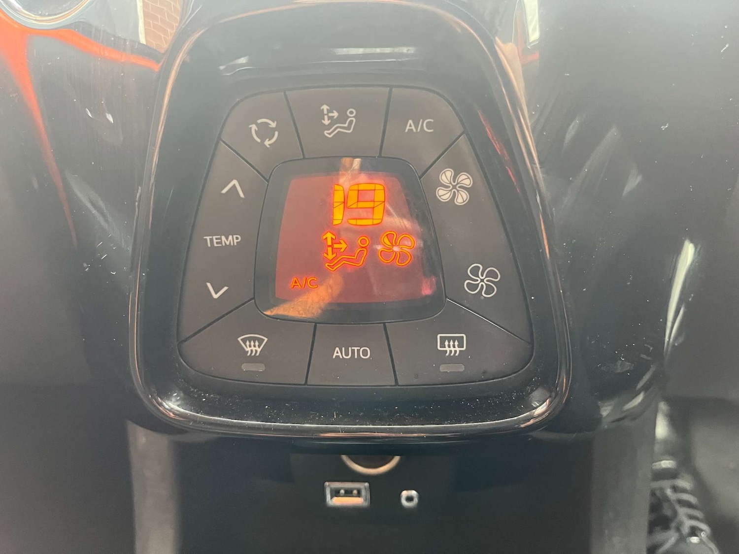 Used Toyota AYGO 2019 for sale - 76210015: Photo 22