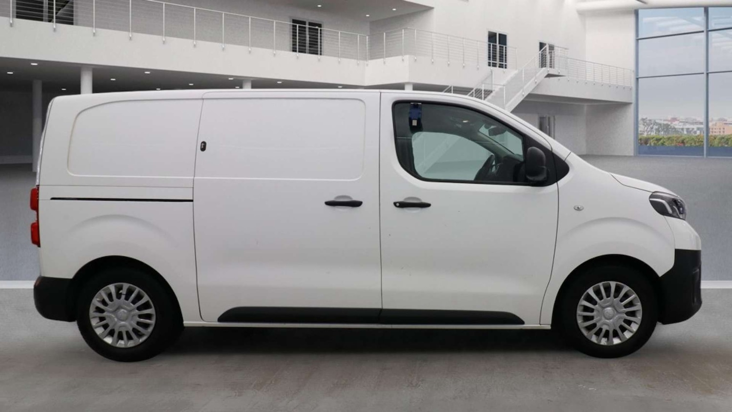 Used Toyota ProAce 2021 for sale - 77750345: Photo 5