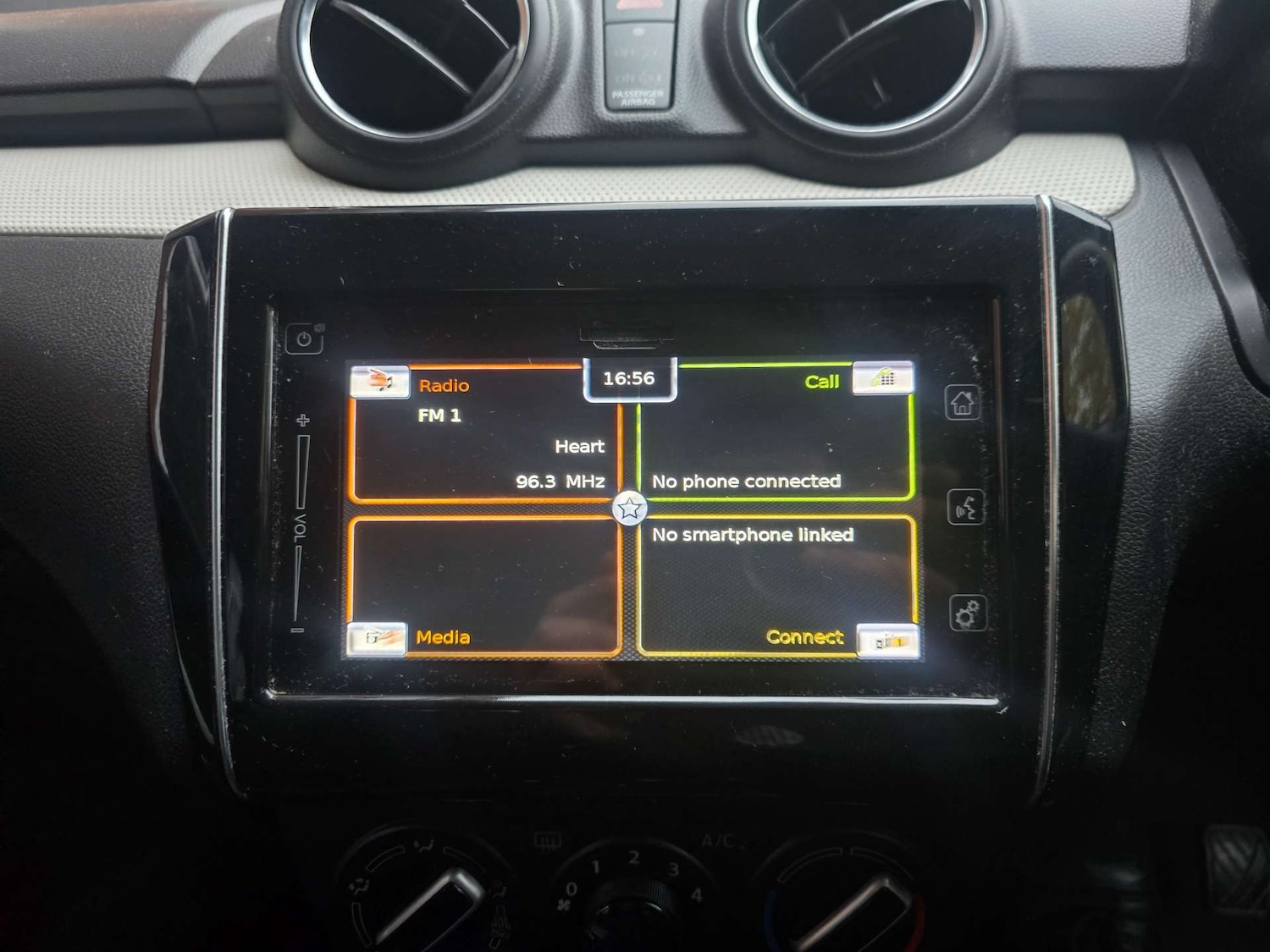 Used Suzuki Swift 2020 for sale - 76404371: Photo 23