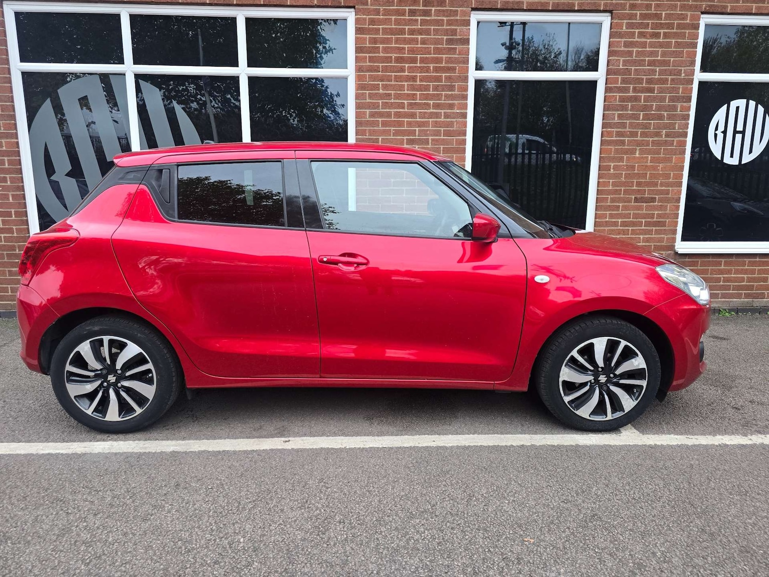 Used Suzuki Swift 2020 for sale - 76404371: Photo 3