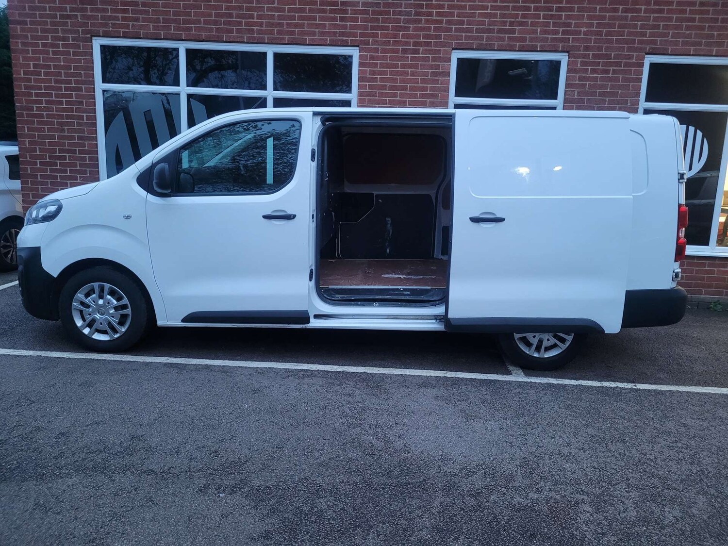 Used Vauxhall Vivaro 2020 for sale - 76277700: Photo 10