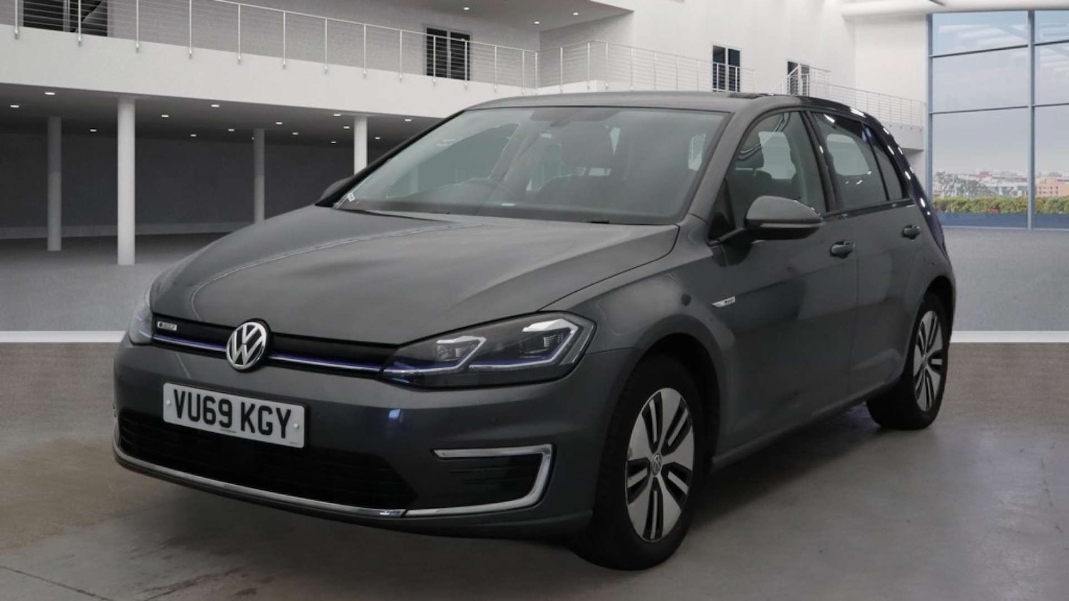 Used Volkswagen Golf 2019 for sale - 77409773: Photo 2