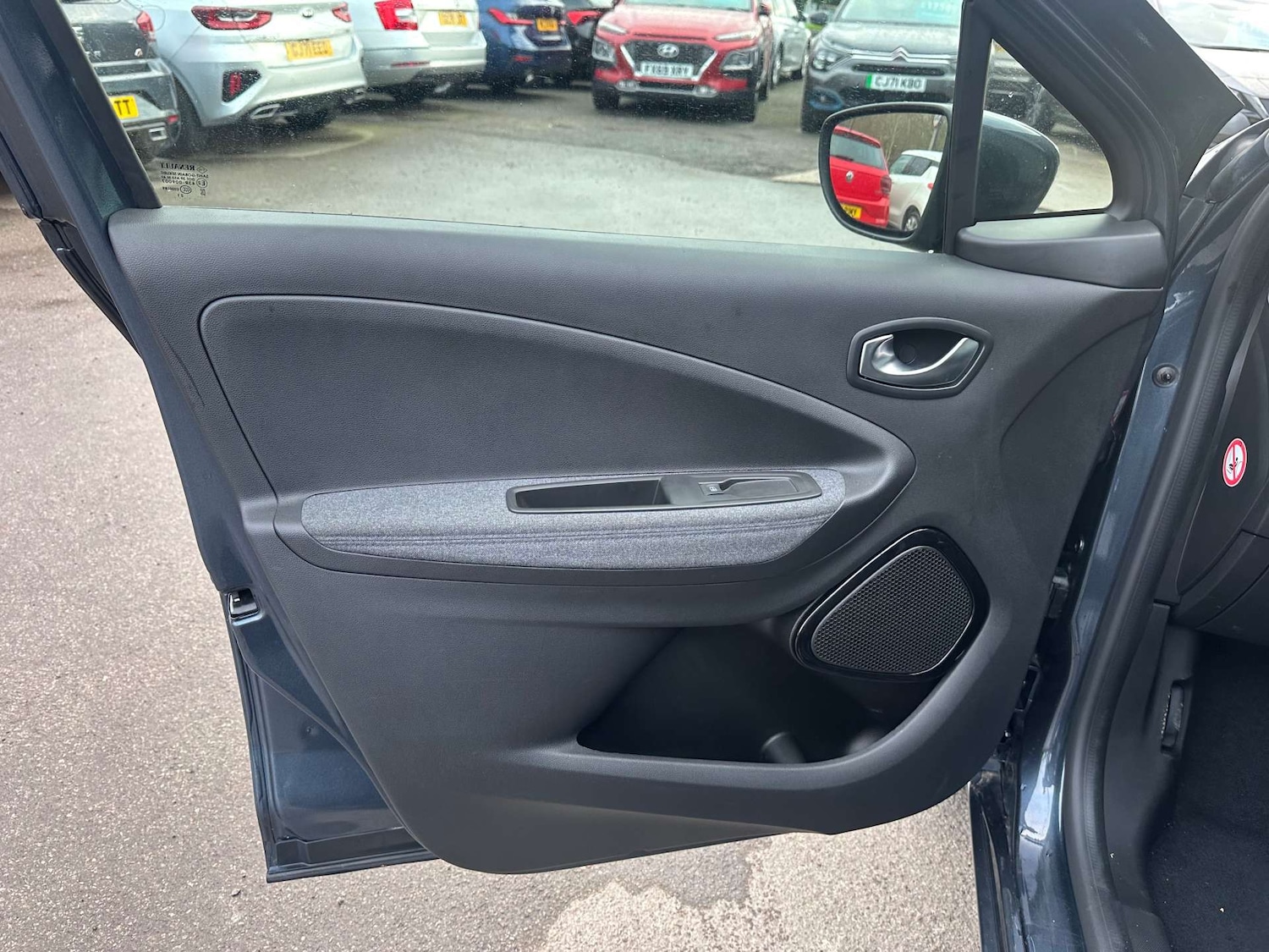 Used Renault Zoe 2021 for sale - 76923105: Photo 15