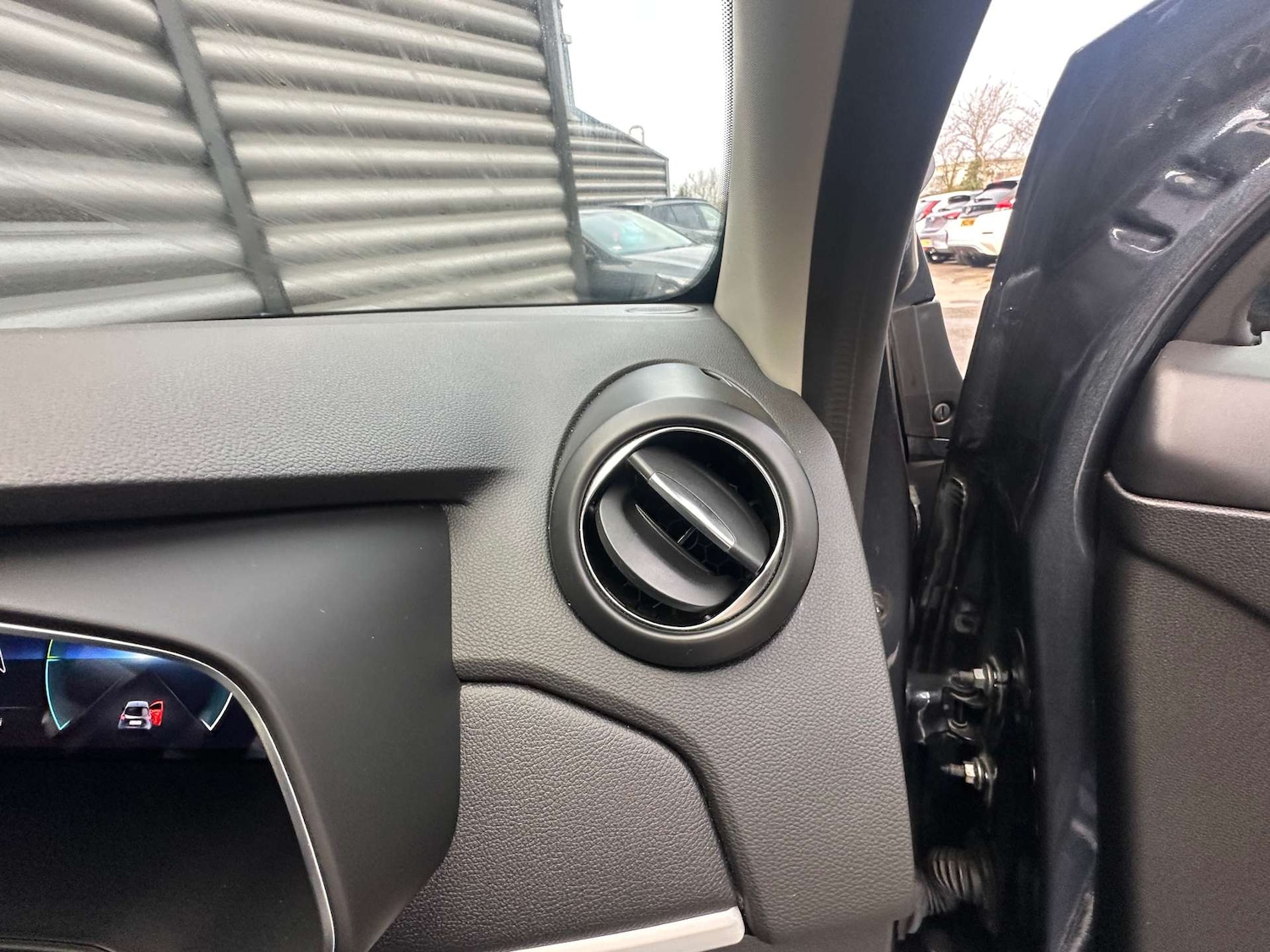 Used Renault Zoe 2021 for sale - 76923105: Photo 16