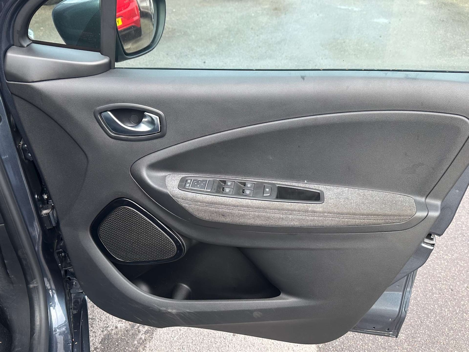 Used Renault Zoe 2021 for sale - 76923105: Photo 37