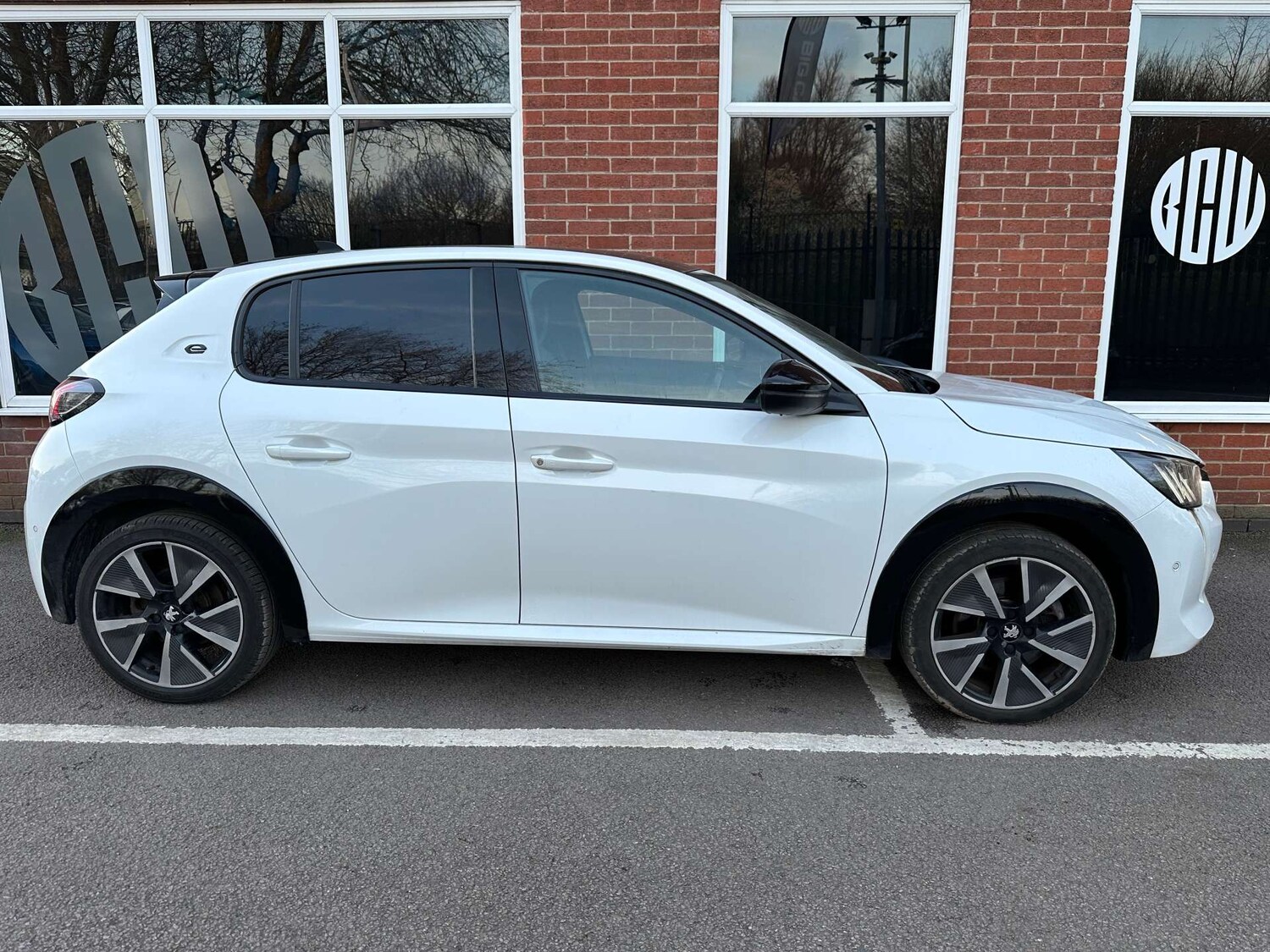 Used Peugeot 208 2021 for sale - 77601960: Photo 2