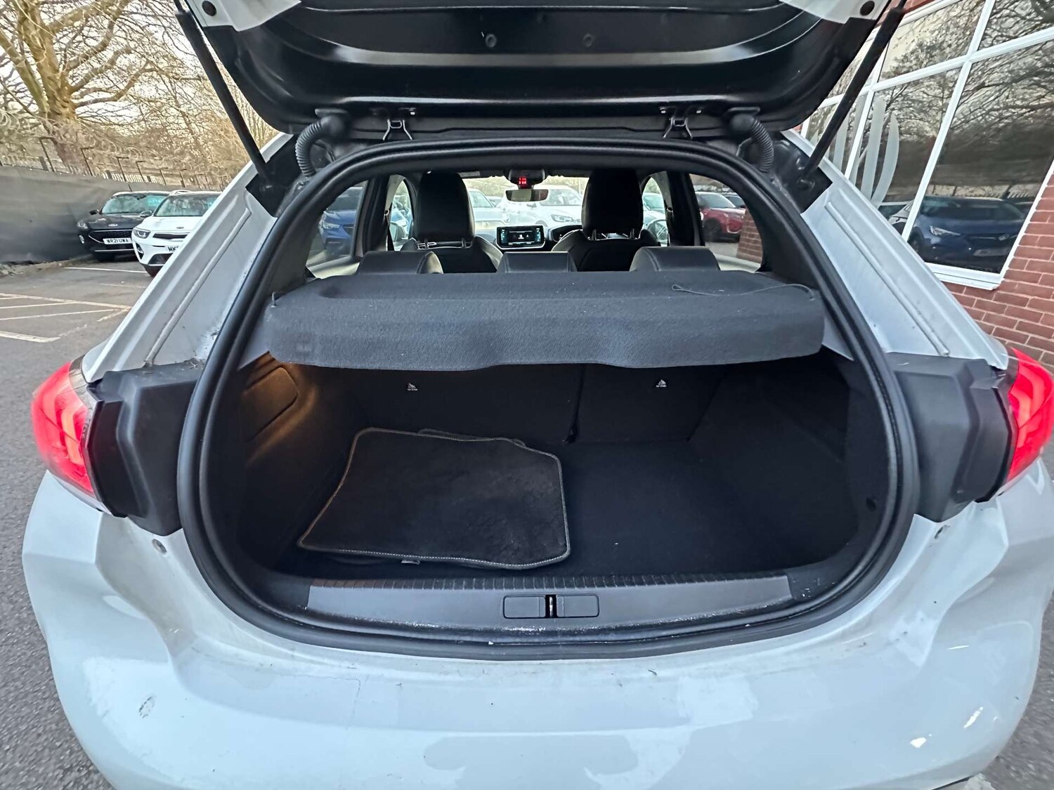 Used Peugeot 208 2021 for sale - 77601960: Photo 36