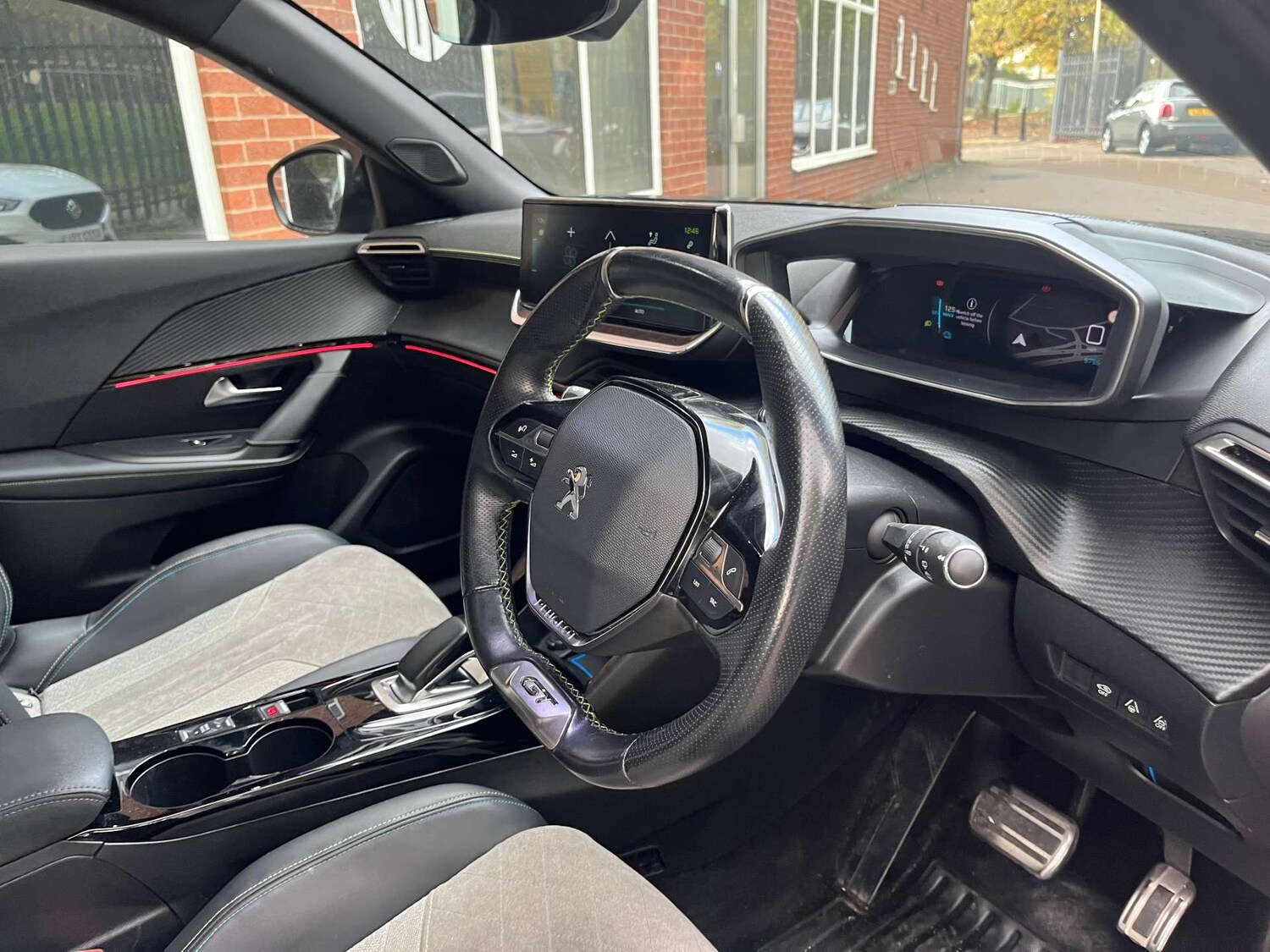 Used Peugeot 2008 2021 for sale - 76345010: Photo 11