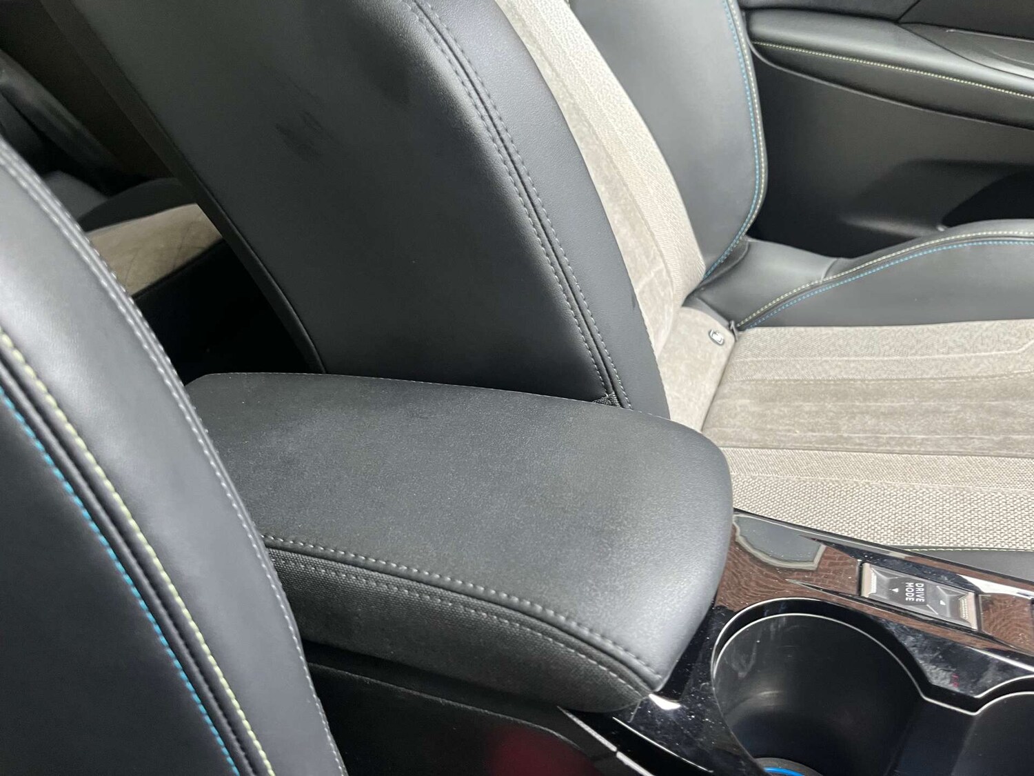 Used Peugeot 2008 2021 for sale - 76345010: Photo 17