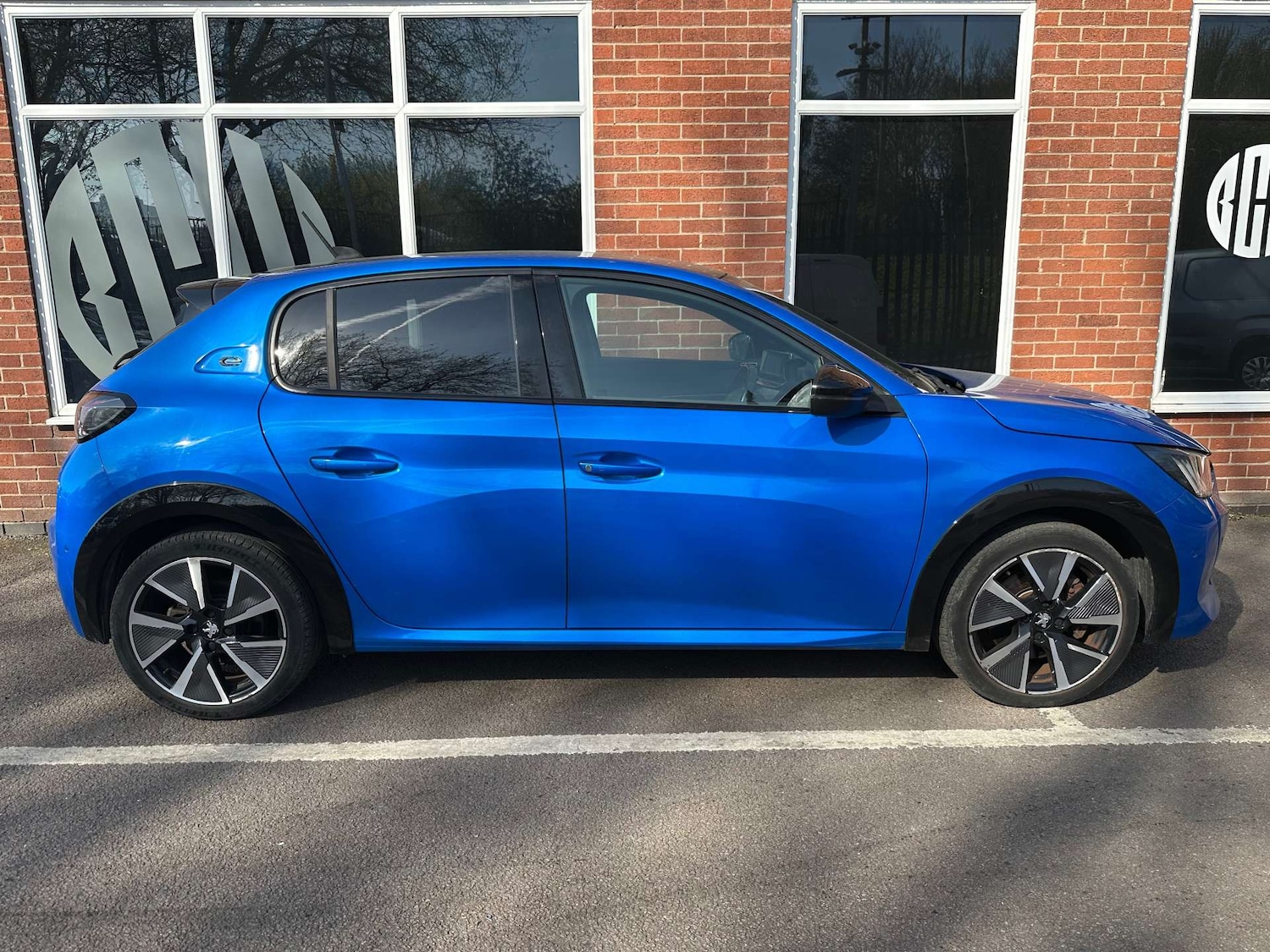 Used Peugeot 208 2020 for sale - 78169350: Photo 2