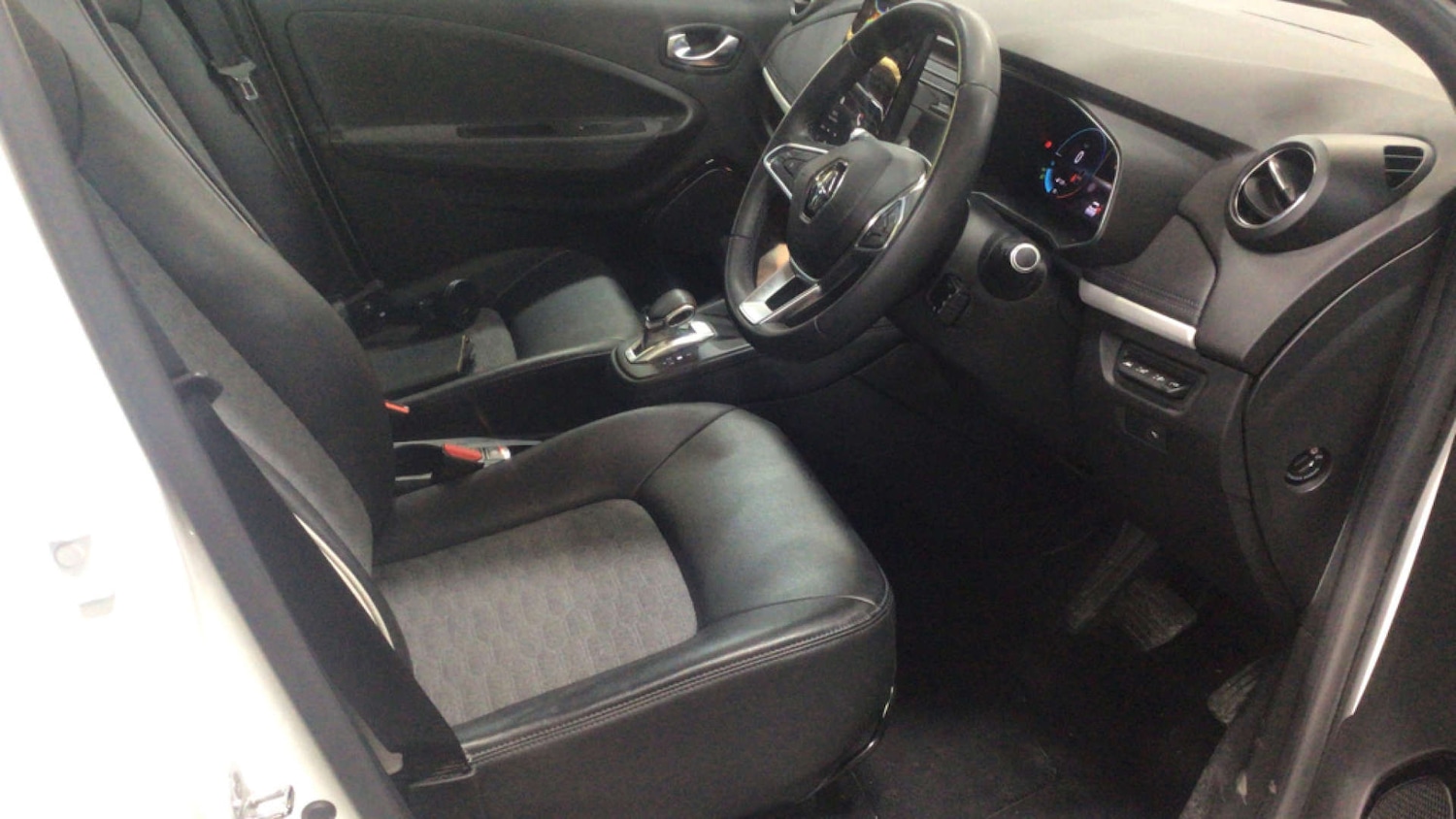 Used Renault Zoe 2021 for sale - 77200740: Photo 9