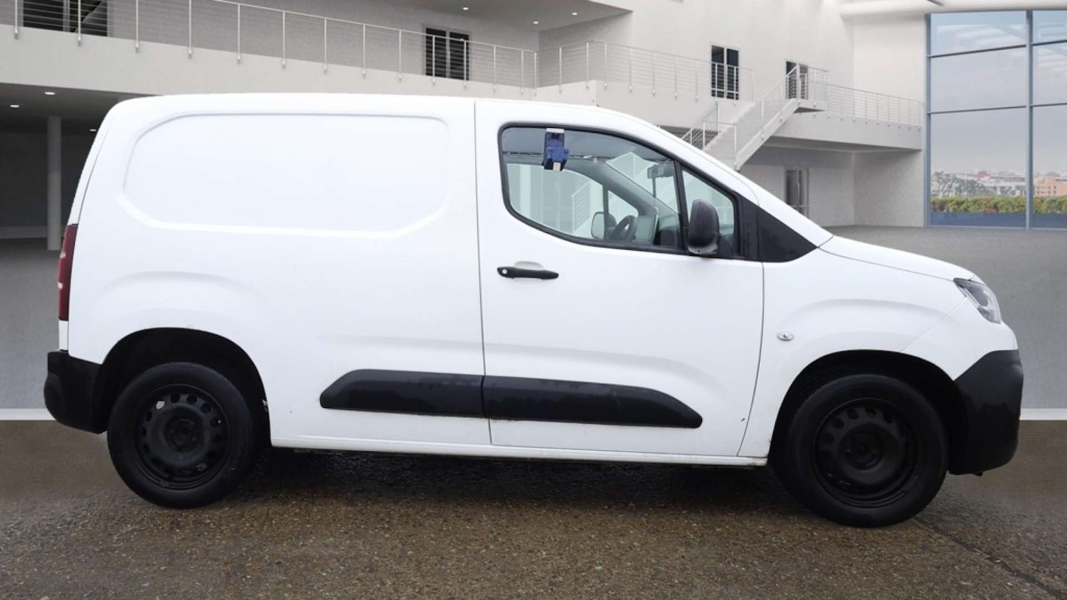 Used Citroen Berlingo 2020 for sale - 76946101: Photo 3