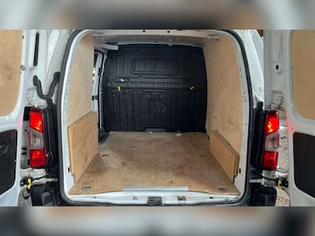 Used Citroen Berlingo 2020 for sale - 76946101: Photo