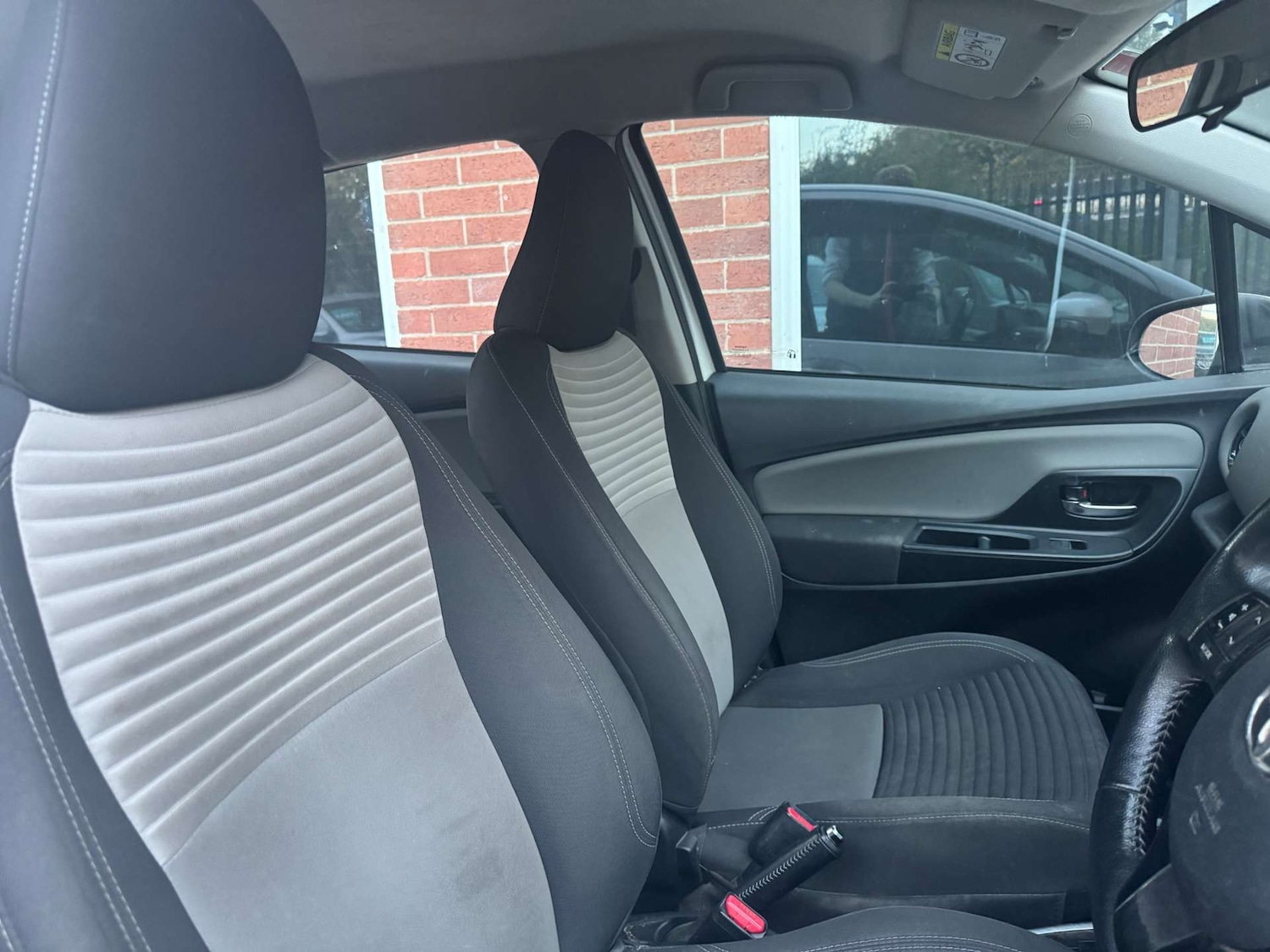 Used Toyota Yaris 2018 for sale - 76402686: Photo 12