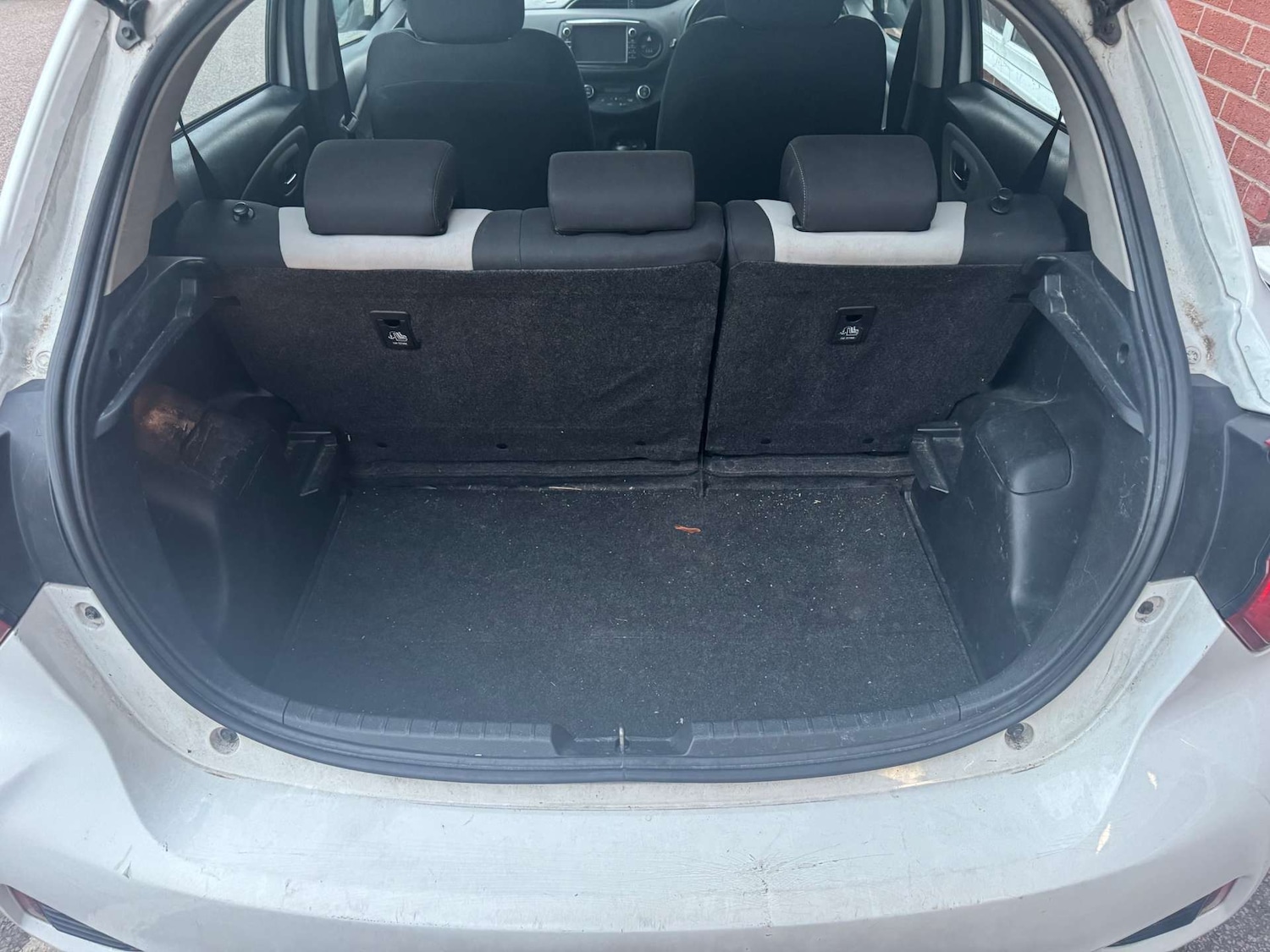 Used Toyota Yaris 2018 for sale - 76402686: Photo 9