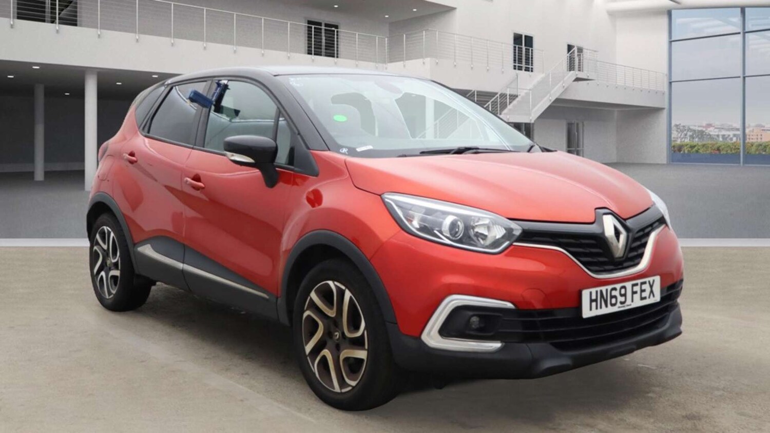 Used Renault Captur 2019 for sale - 76367343: Photo 1