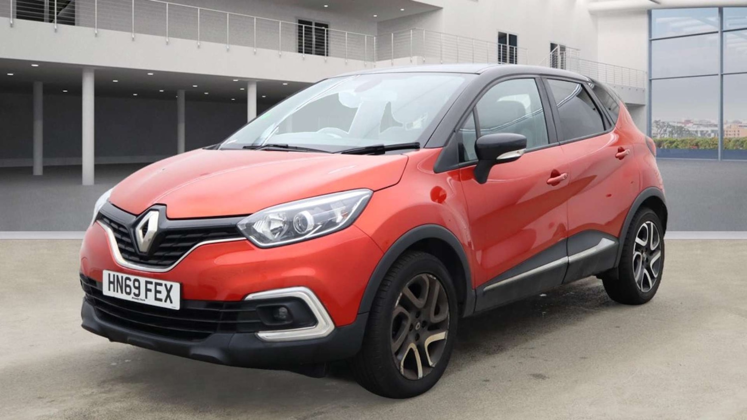 Used Renault Captur 2019 for sale - 76367343: Photo 2
