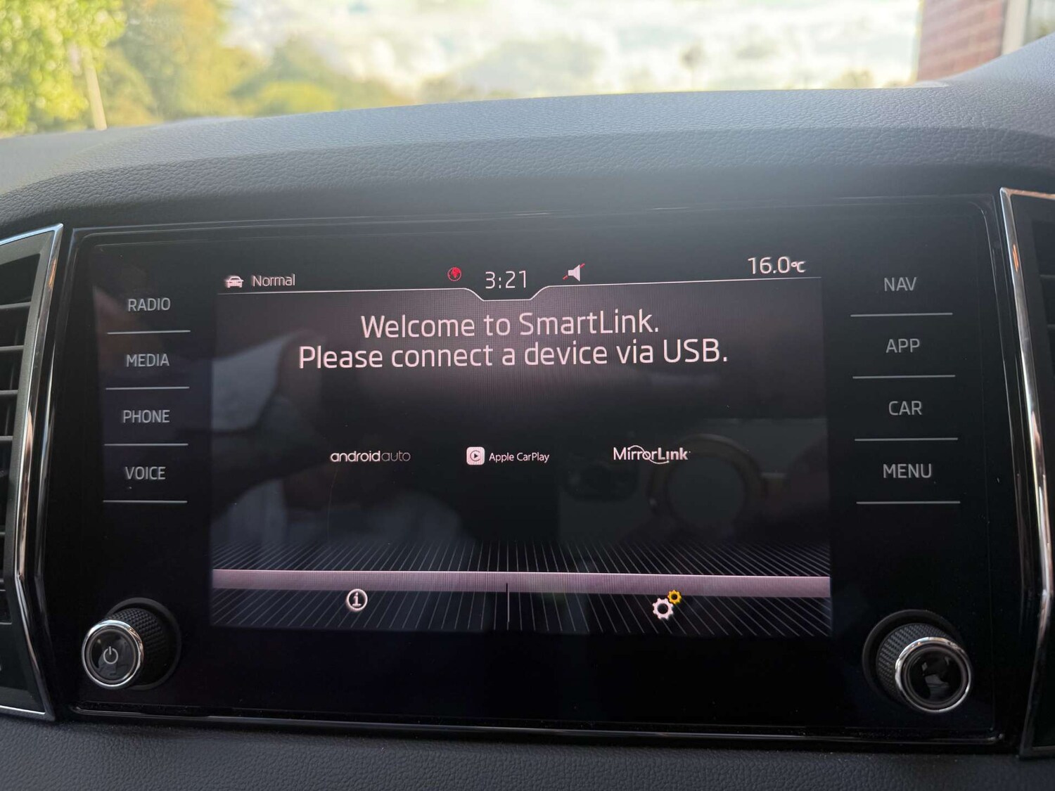 Used Skoda Karoq 2019 for sale - 76277604: Photo 17