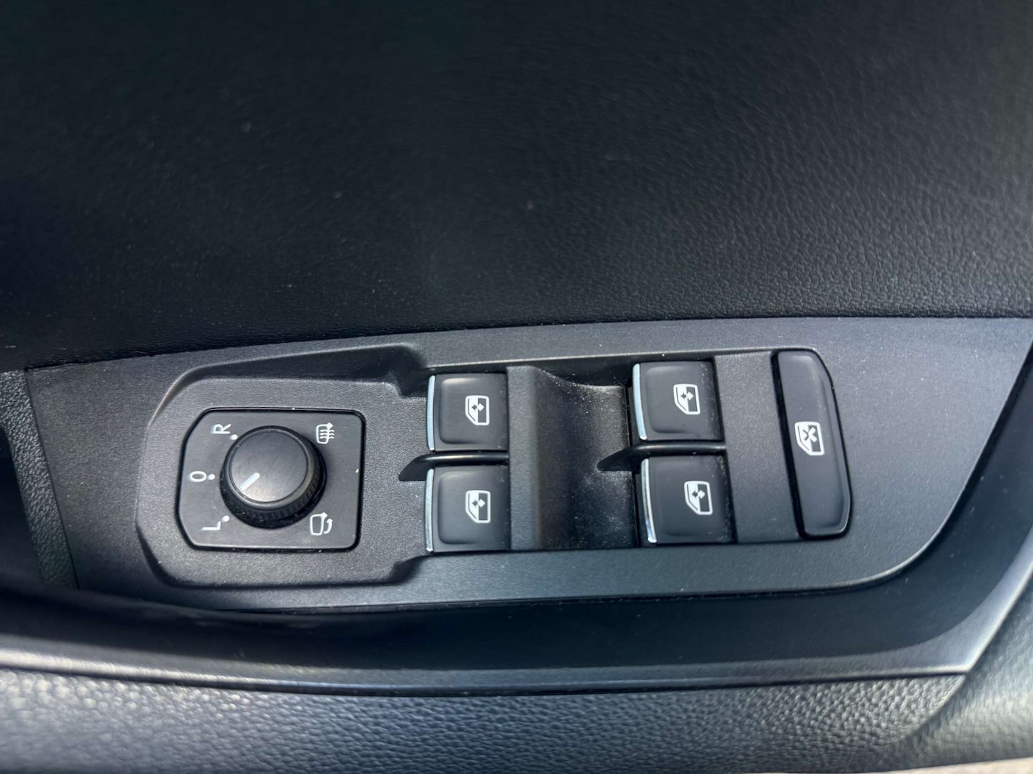 Used Skoda Karoq 2019 for sale - 76277604: Photo 44